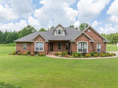 /international/us/2631-s-highway-309-ozark-ar-110097876797/