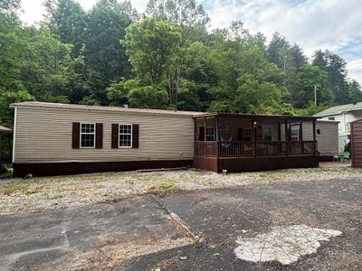 /international/us/4801-kentucky-550-hindman-ky-110108981372/