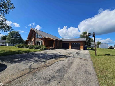 /international/us/332-allan-street-allison-ia-110108412954/