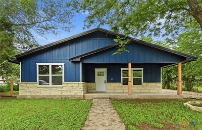 /international/us/827-clearfork-street-lockhart-tx-110107775421/