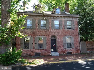 /international/us/411-delaware-street-new-castle-de-110105274382/