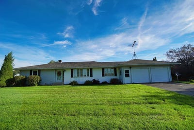 /international/us/325-il-rte-78-stockton-il-110119900370/