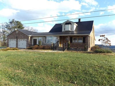 /international/us/7203-double-cabin-rd-hillsville-va-110103979434/