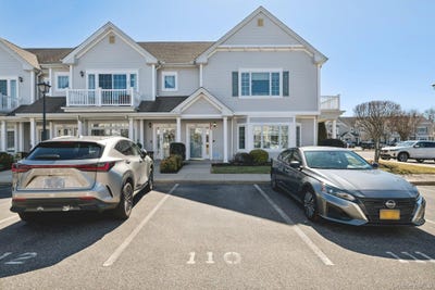 /international/us/110-kenneth-court-amityville-ny-110106276131/