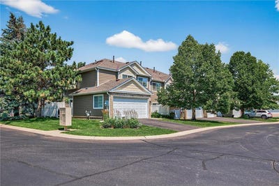 /international/us/653-mariner-way-woodbury-mn-110101067057/