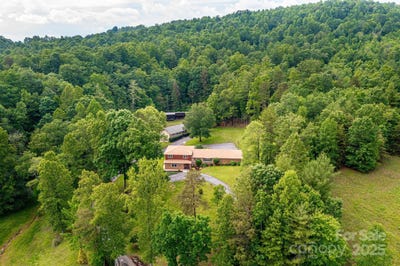 /international/us/221-roberts-lane-lenoir-nc-110100820066/