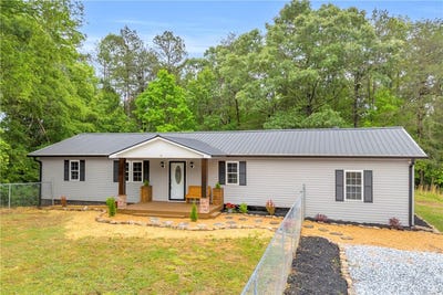 /international/us/115-mcnair-drive-westminster-sc-110107700329/