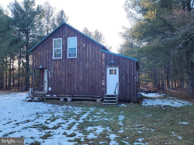 /international/us/549-blake-road-blossburg-pa-110105794784/