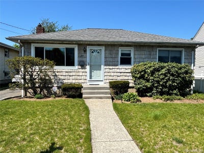 /international/us/245-garden-street-westbury-ny-110107866063/