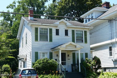 /international/us/808-lancaster-street-albany-ny-110101211356/
