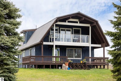 /international/us/7825-s-lake-leelanau-drive-traverse-city-mi-110108206169/