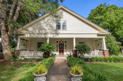 /international/us/109-n-hassel-street-hillsborough-nc-110098913004/