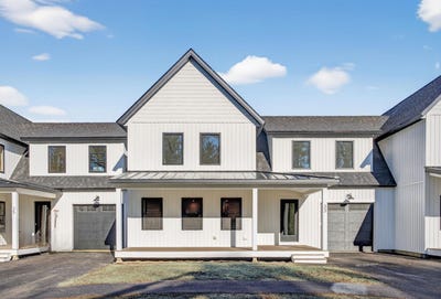 /international/us/28-fairway-commons-drive-gorham-me-110108467098/