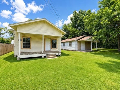 /international/us/445-455-bonner-st-silsbee-tx-110108977947/