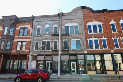 /international/us/1735-central-avenue-dubuque-ia-110102225431/