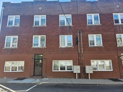 /international/us/75-center-st-clifton-city-nj-110108713003/