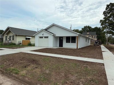 /international/us/423-s-holbrook-street-fort-scott-ks-110120064661/