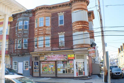 /international/us/116-w-coal-street-shenandoah-pa-110101318477/