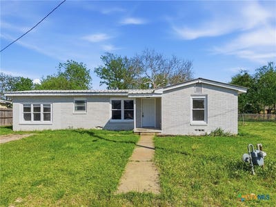 /international/us/240-tom-sawyer-street-evant-tx-110106919261/