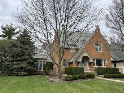 /international/us/182-s-kenmore-avenue-elmhurst-il-110101093450/