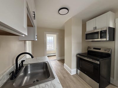 /international/us/155-s-main-street-franklin-nh-110108658032/