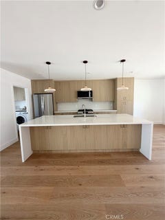 /international/us/6300-teesdale-ave-valley-glen-ca-110108975800/
