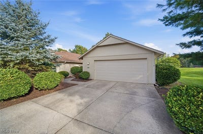 /international/us/21600-oak-bark-trail-strongsville-oh-110110363368/