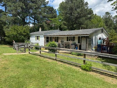 /international/us/3490-willow-brook-rd-bumpass-va-110100945567/