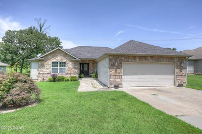 /international/us/1201-e-42nd-street-joplin-mo-110101091243/