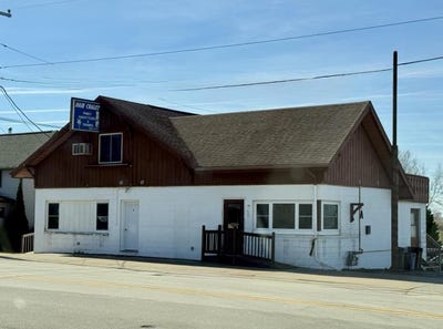 /international/us/445-w-main-street-dickeyville-wi-110108857006/