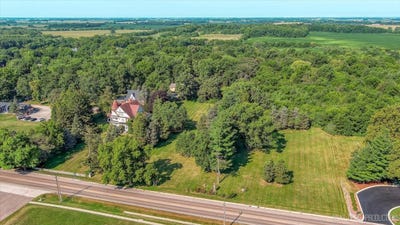 /international/us/526-n-main-street-elburn-il-110104516418/