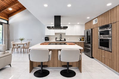 /international/us/11304-nw-14th-ct-pembroke-pines-fl-110120465838/