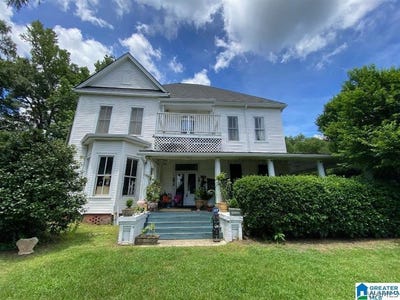 /international/us/2206-main-street-greensboro-al-110120484851/