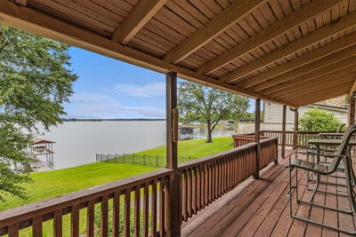 /international/us/17-shoreline-drive-star-harbor-tx-110119439994/