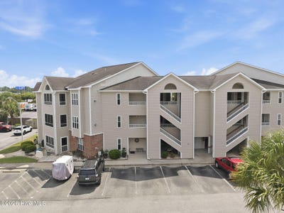 /international/us/625-spencer-farlow-drive-carolina-beach-nc-110119703635/