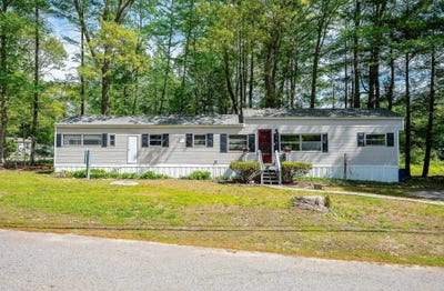 /international/us/2-hemlock-haven-drive-hampton-nh-110108126160/