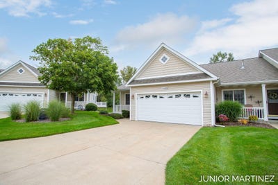 /international/us/11409-n-lake-drive-holland-mi-110110270015/