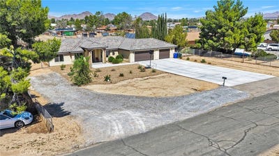/international/us/13922-jicarilla-road-apple-valley-ca-110119947442/