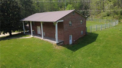 /international/us/6-atha-road-west-hamlin-wv-110107518021/