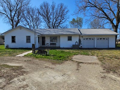 /international/us/412-1-2-s-colorado-st-waterville-ks-110108711109/