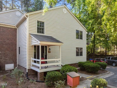 /international/us/109-sully-court-chapel-hill-nc-110107334161/