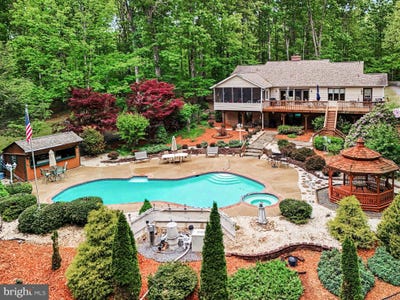 /international/us/12533-apple-lane-unionville-va-110107857292/