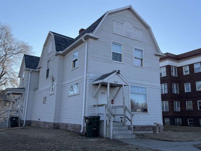 /international/us/1722-nebraska-st-sioux-city-ia-110105873427/