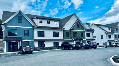 /international/us/2-south-hills-wappingers-falls-ny-110108479969/