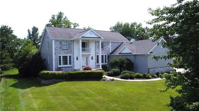 /international/us/2740-s-canyon-trail-hinckley-oh-110108931124/