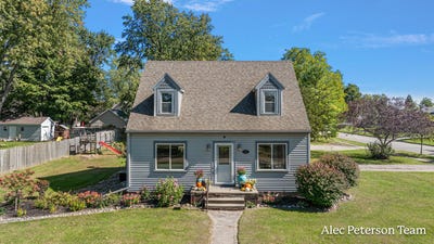 /international/us/445-green-street-grand-ledge-mi-110120058400/