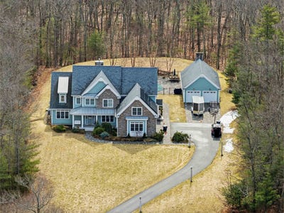 /international/us/5-ryan-farm-road-windham-nh-110107341605/