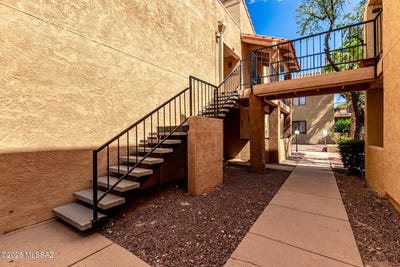/international/us/8271-n-oracle-road-tucson-az-110100813090/
