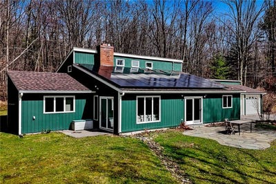 /international/us/21-lone-oak-road-ithaca-ny-110106850632/