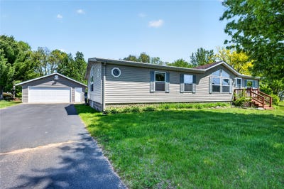 /international/us/1204-whitetail-street-spooner-wi-110108399478/